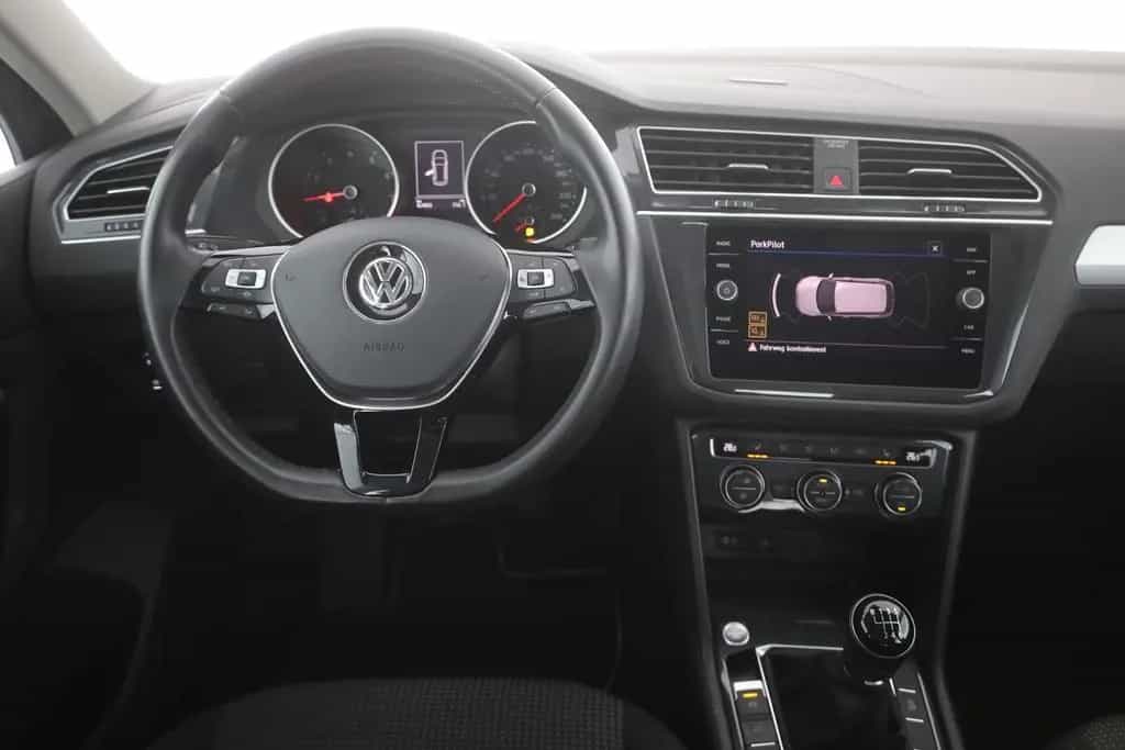 Volkswagen Tiguan 1.5 TSI LED Navi Sitzheizung Tempomat AHK 01/2019-photo-10