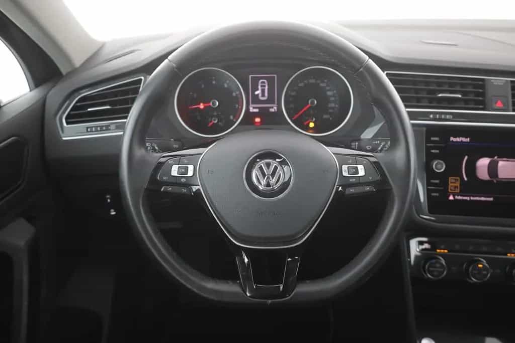 Volkswagen Tiguan 1.5 TSI LED Navi Sitzheizung Tempomat AHK 01/2019-photo-14