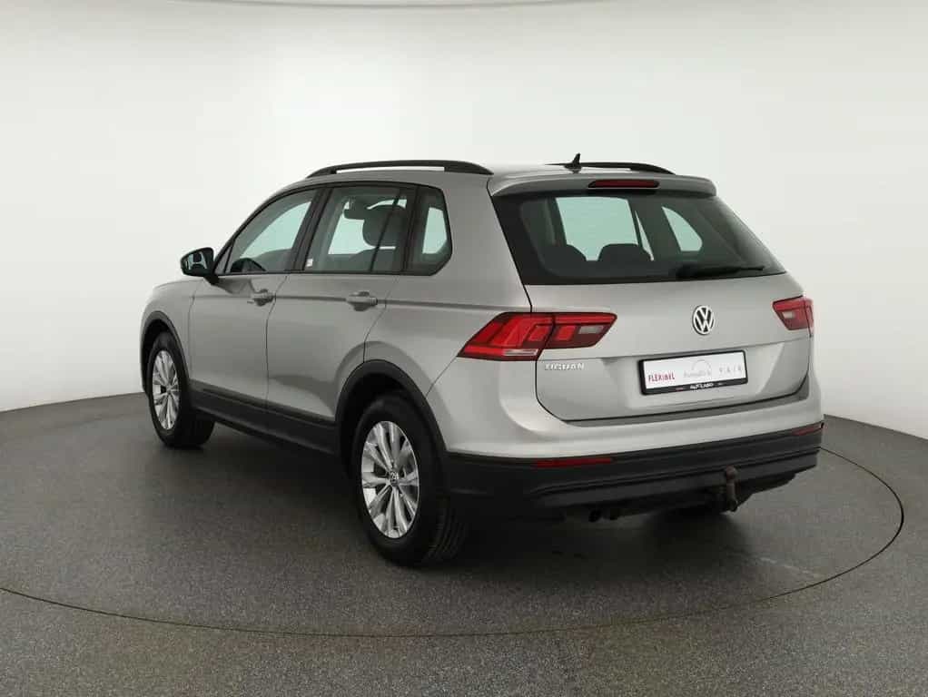Volkswagen Tiguan 1.5 TSI LED Navi Sitzheizung Tempomat AHK 01/2019-photo-3