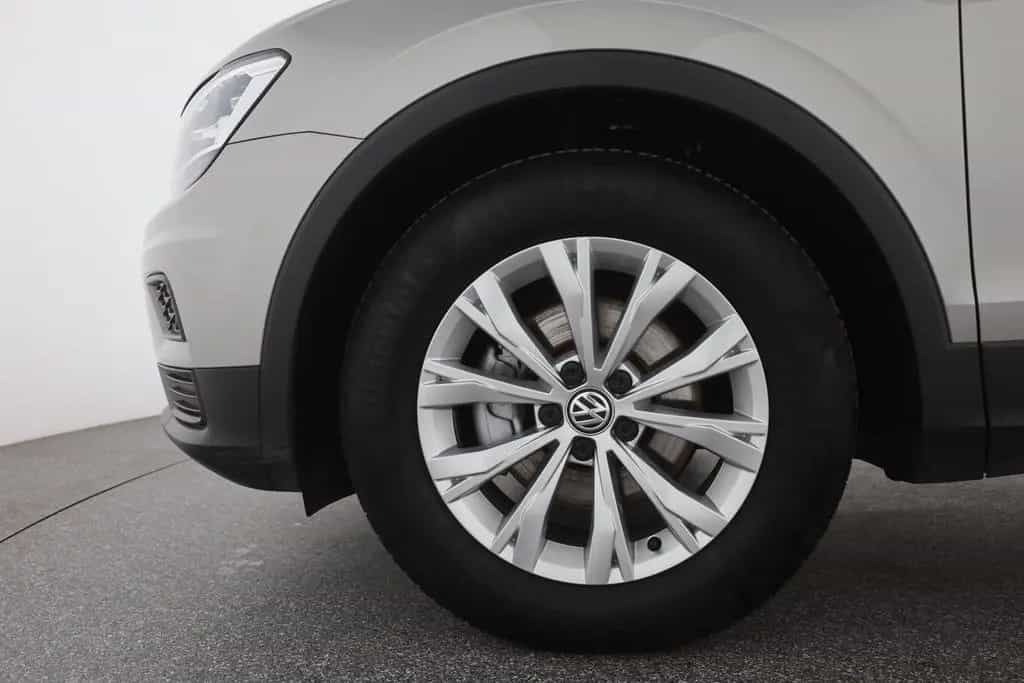 Volkswagen Tiguan 1.5 TSI LED Navi Sitzheizung Tempomat AHK 01/2019-photo-31
