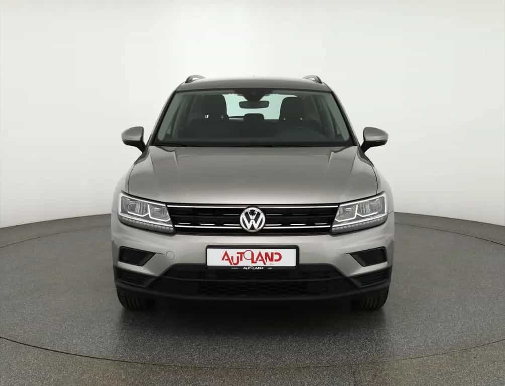Volkswagen Tiguan 1.5 TSI LED Navi Sitzheizung Tempomat AHK 01/2019-photo-8