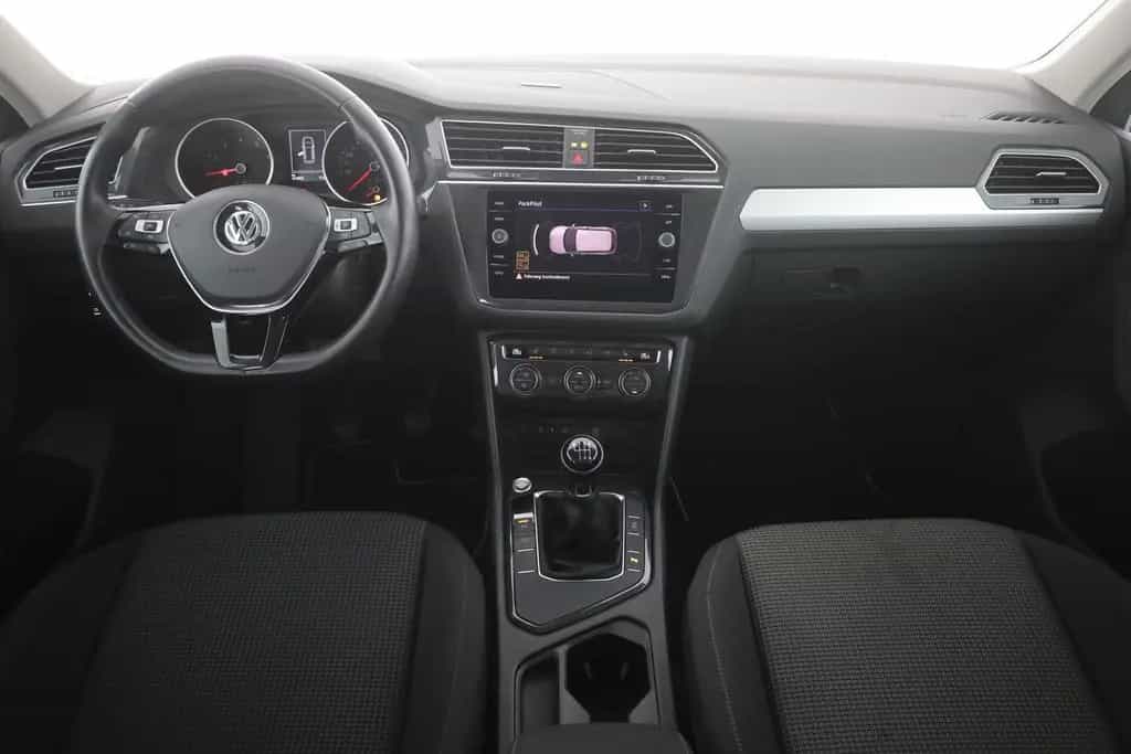 Volkswagen Tiguan 1.5 TSI LED Navi Sitzheizung Tempomat AHK 01/2019-photo-9