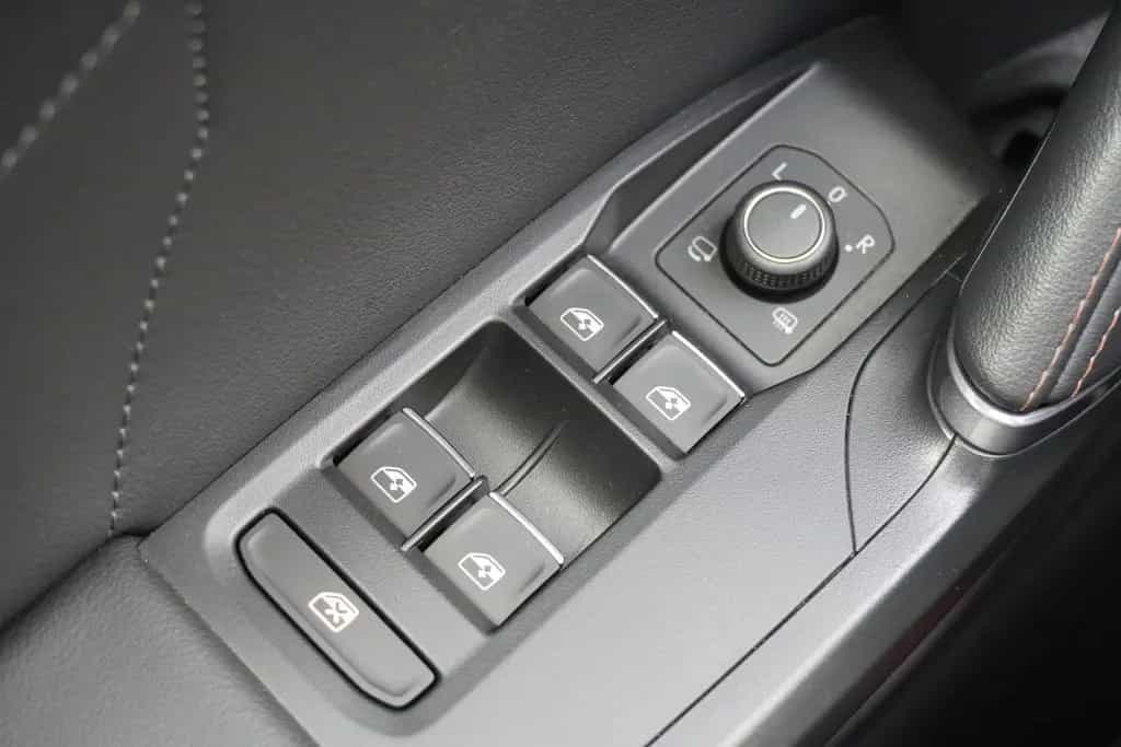 Cupra Formentor 2.0 VZ ACC LED Navi AHK Beats Kamera 09/2022-photo-17