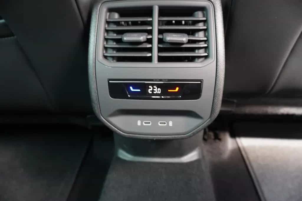 Cupra Formentor 2.0 VZ ACC LED Navi AHK Beats Kamera 09/2022-photo-29