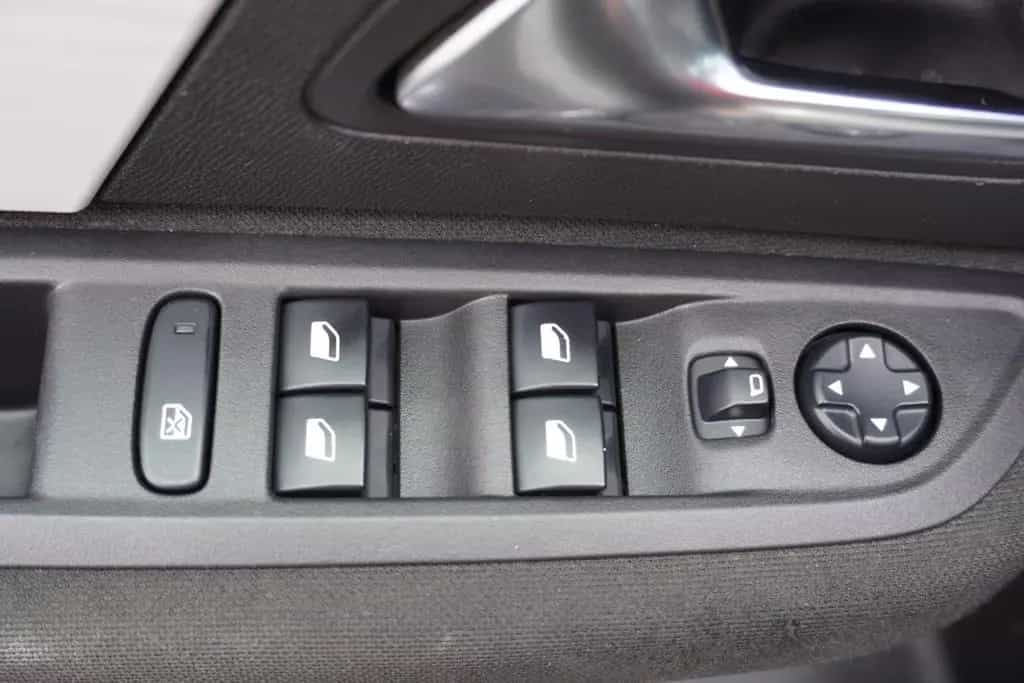 Citroën C4 1.2 e-THP Feel LED Android Apple Winterpaket 12/2021-photo-15