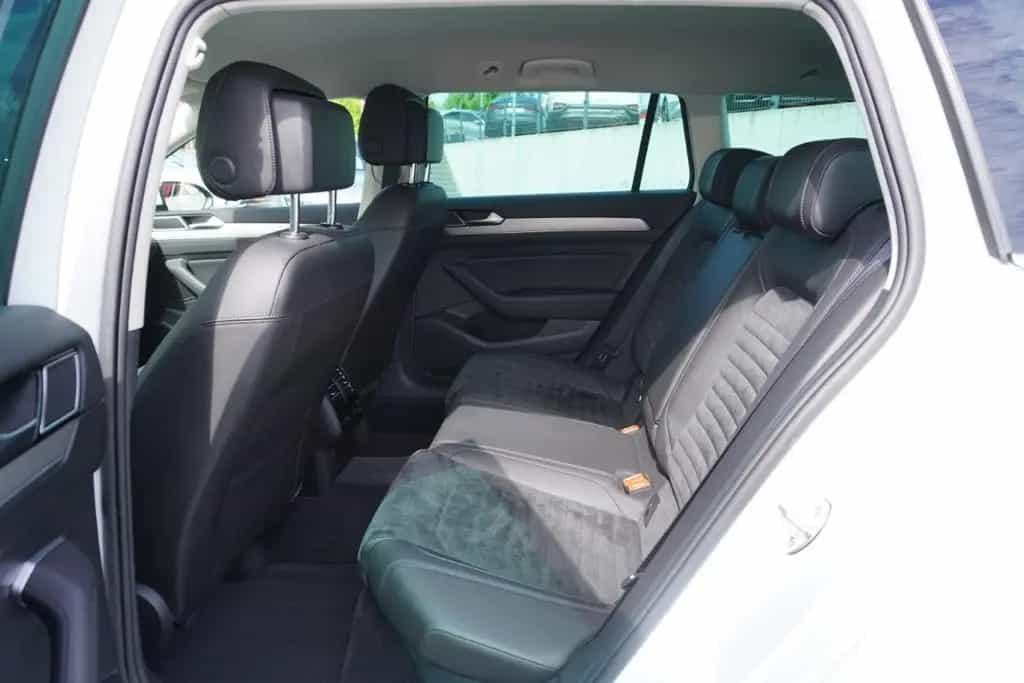 Volkswagen Passat Variant 1.8 TSI R-Line LED Navi ACC AHK 02/2017-photo-12