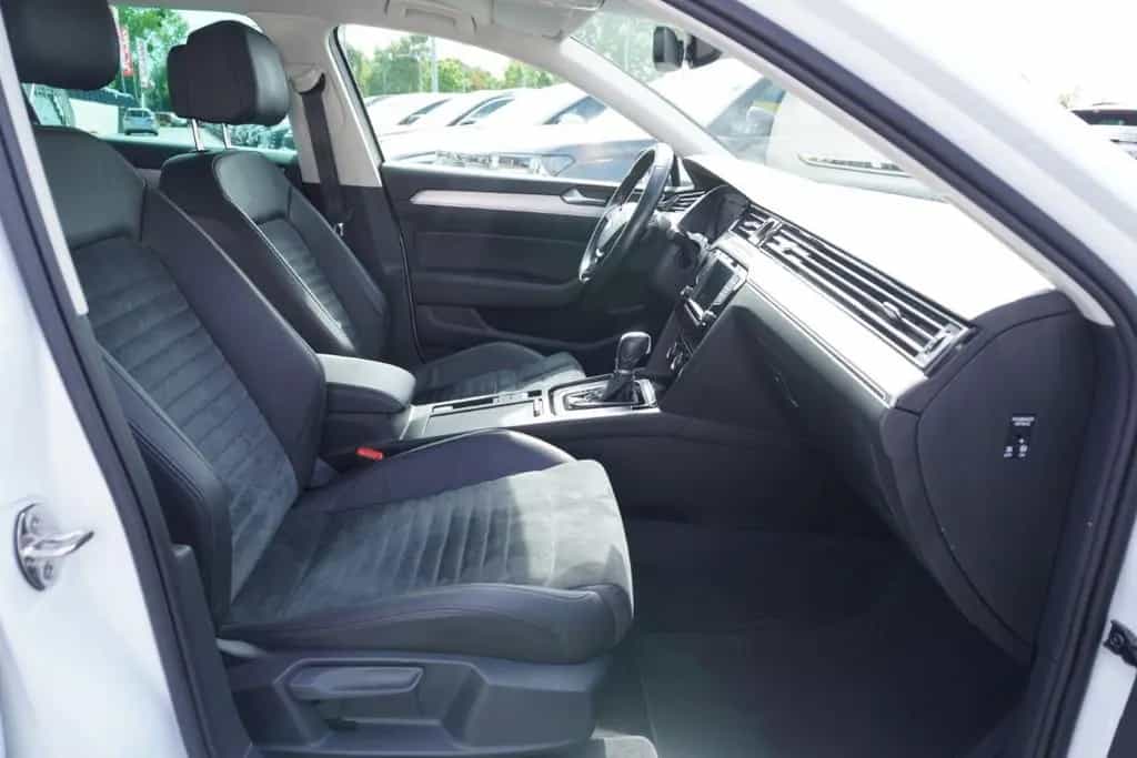 Volkswagen Passat Variant 1.8 TSI R-Line LED Navi ACC AHK 02/2017-photo-14