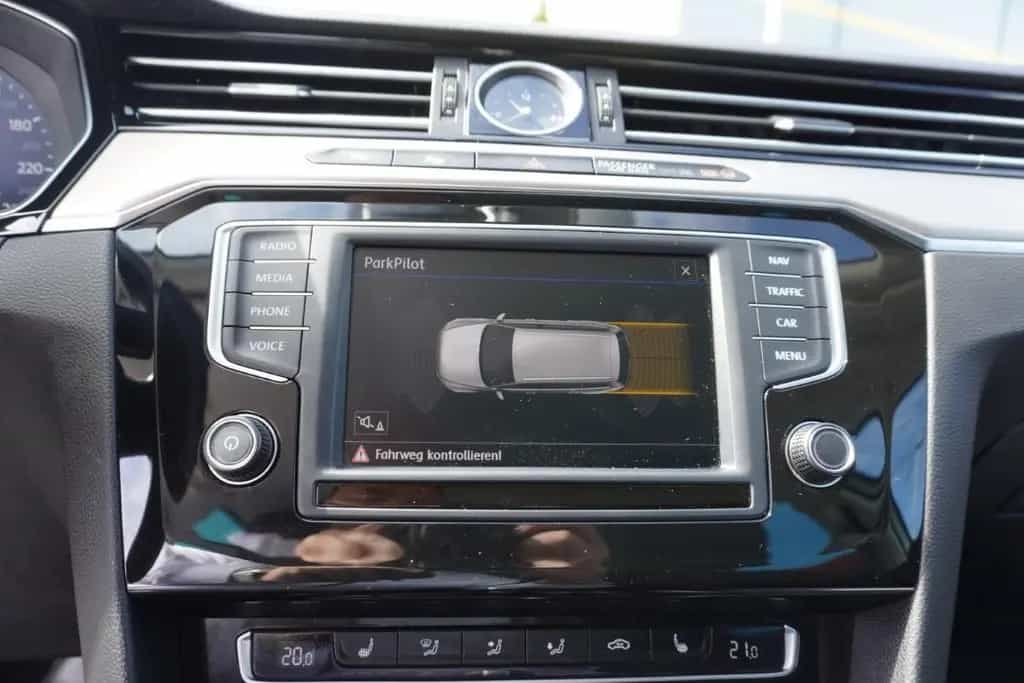 Volkswagen Passat Variant 1.8 TSI R-Line LED Navi ACC AHK 02/2017-photo-20