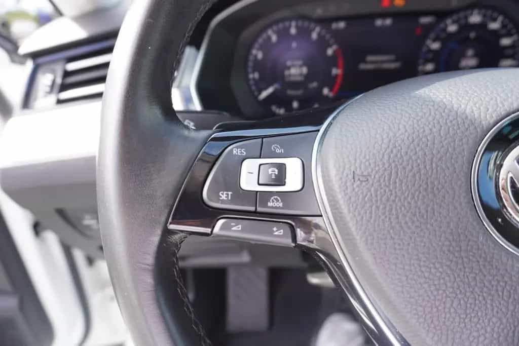 Volkswagen Passat Variant 1.8 TSI R-Line LED Navi ACC AHK 02/2017-photo-21