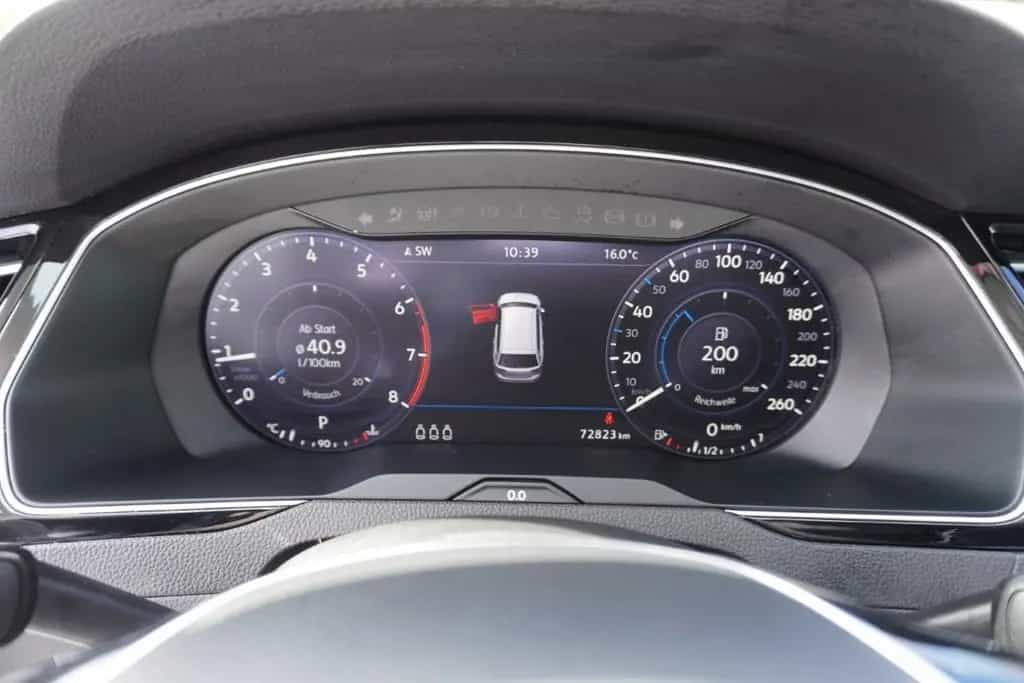 Volkswagen Passat Variant 1.8 TSI R-Line LED Navi ACC AHK 02/2017-photo-23