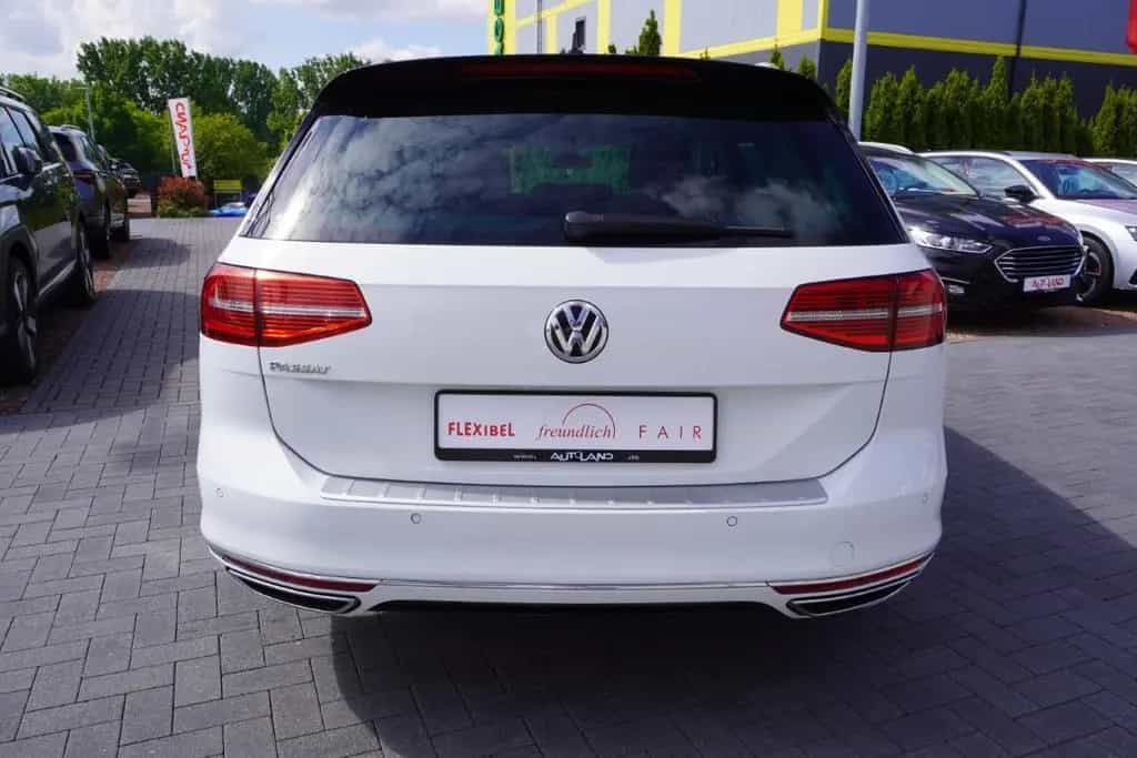 Volkswagen Passat Variant 1.8 TSI R-Line LED Navi ACC AHK 02/2017-photo-3