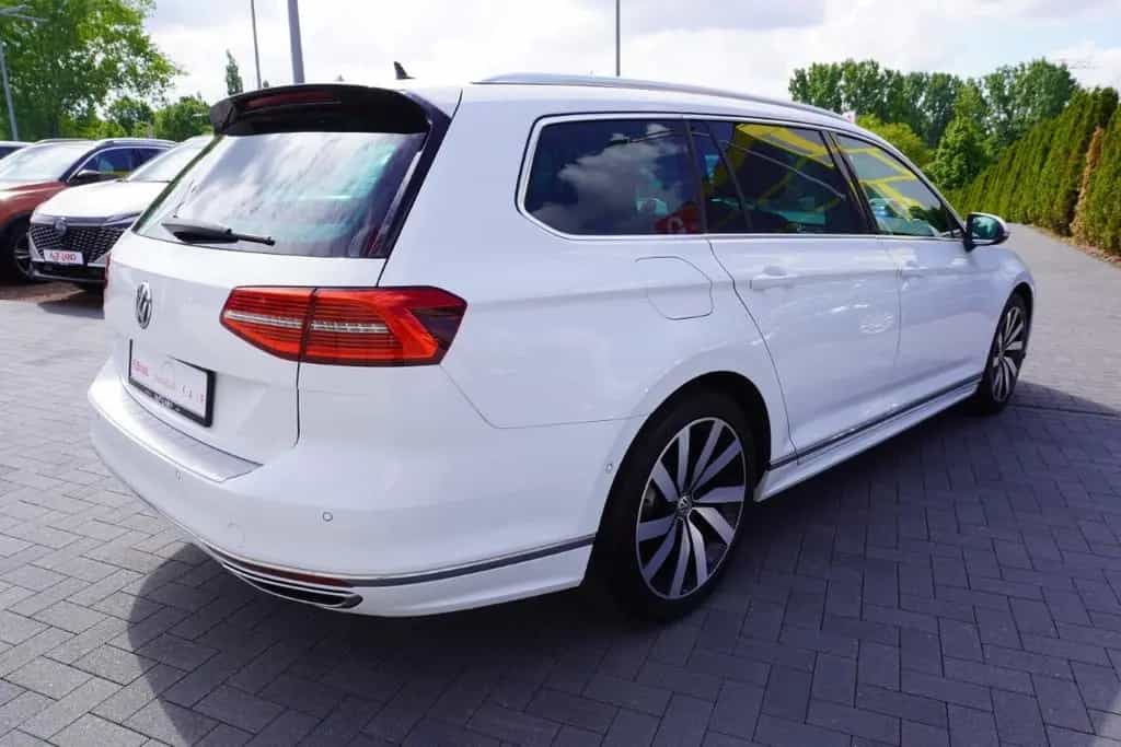 Volkswagen Passat Variant 1.8 TSI R-Line LED Navi ACC AHK 02/2017-photo-4