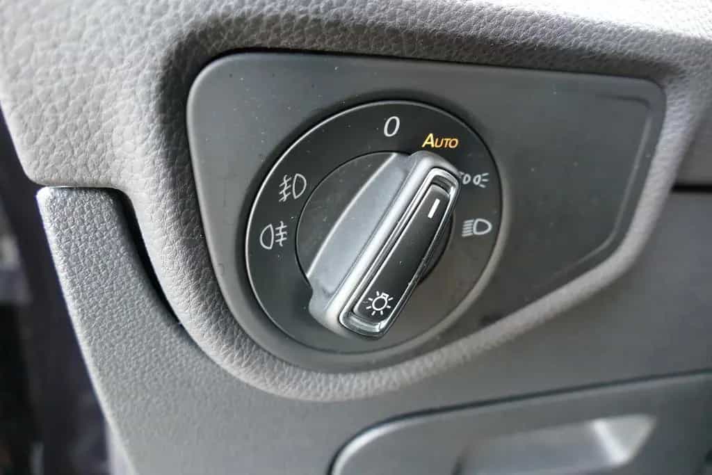Volkswagen Touran 1.5TSI Highline LED Navi ACC Sitzheizung 03/2021-photo-18
