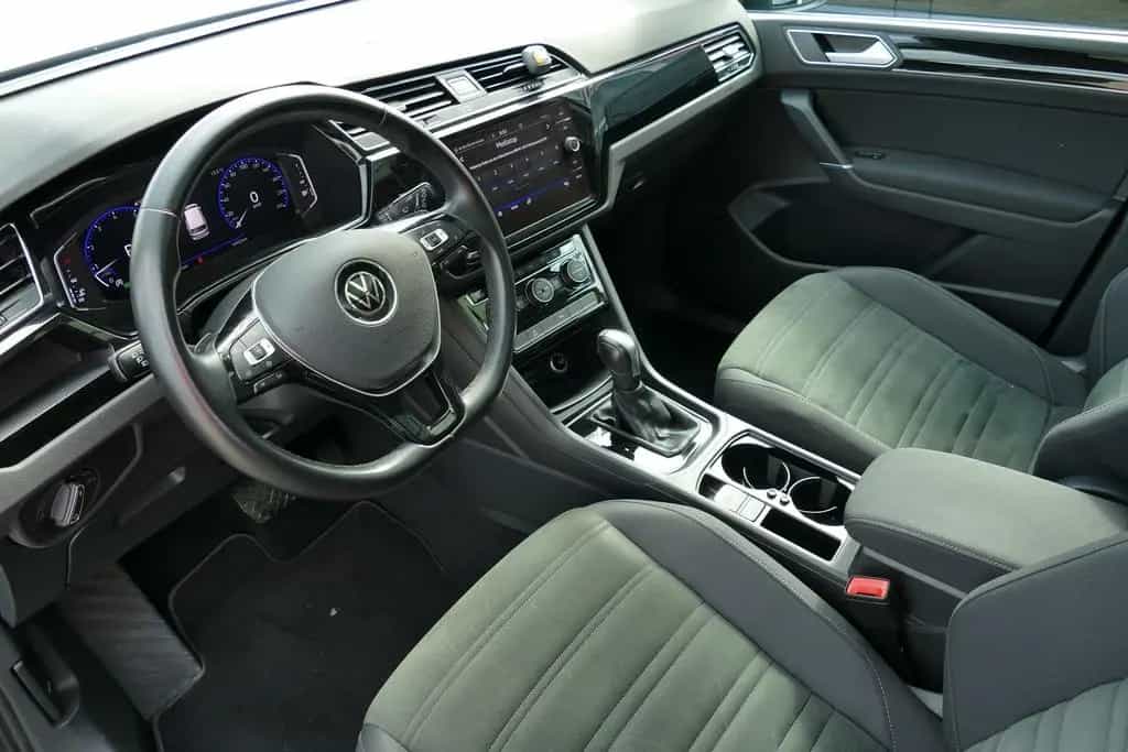 Volkswagen Touran 1.5TSI Highline LED Navi ACC Sitzheizung 03/2021-photo-7