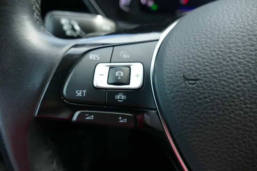 Volkswagen Touran 1.5TSI Highline LED Navi ACC Sitzheizung 03/2021-photo-8