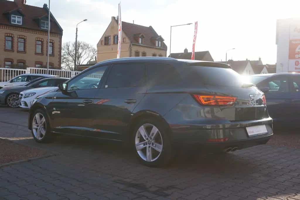 Seat Leon ST 1.5 FR LED ACC Navi Panorama Klimaaut. 03/2020-photo-2