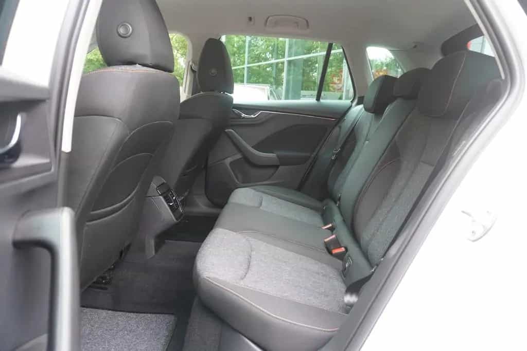 Skoda Kamiq 1.0 Clever LED Spurhalte Kamera Tempomat 02/2022-photo-11