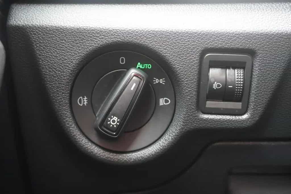 Skoda Kamiq 1.0 Clever LED Spurhalte Kamera Tempomat 02/2022-photo-17