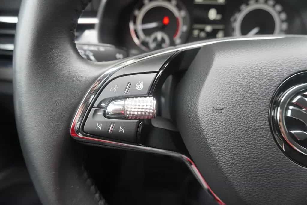 Skoda Kamiq 1.0 Clever LED Spurhalte Kamera Tempomat 02/2022-photo-18