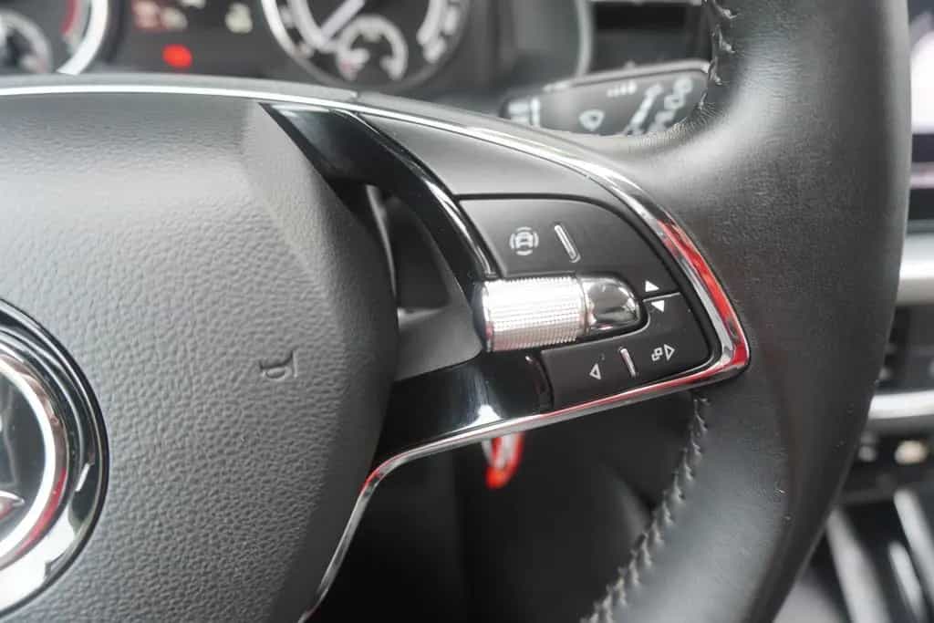 Skoda Kamiq 1.0 Clever LED Spurhalte Kamera Tempomat 02/2022-photo-19