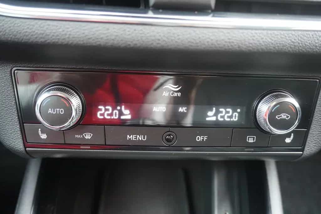 Skoda Kamiq 1.0 Clever LED Spurhalte Kamera Tempomat 02/2022-photo-26