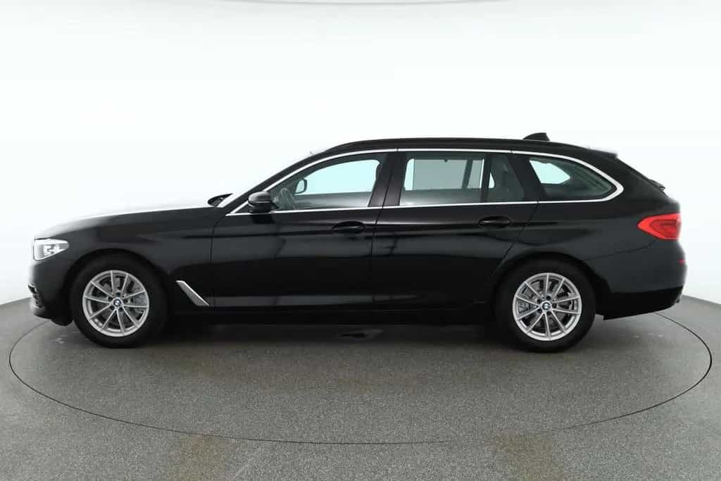 BMW 520 d Touring LED Kamera Navi ACC Sitzheizung 04/2019-photo-1