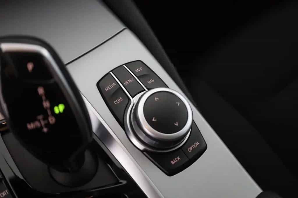 BMW 520 d Touring LED Kamera Navi ACC Sitzheizung 04/2019-photo-14