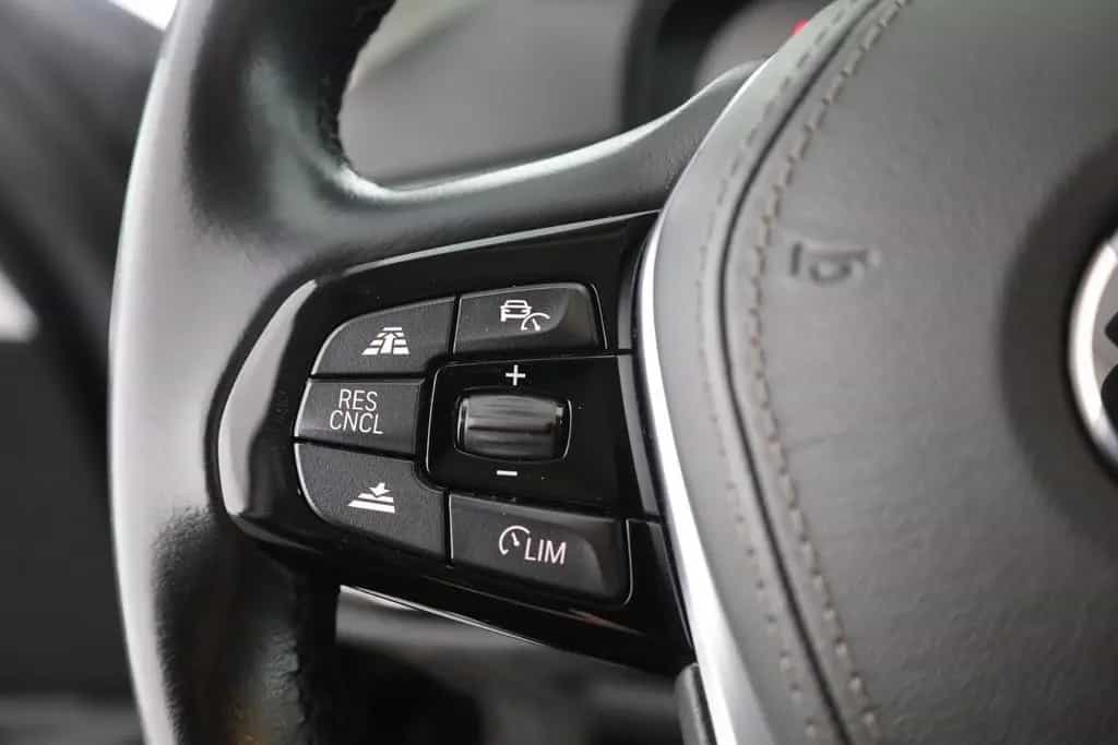 BMW 520 d Touring LED Kamera Navi ACC Sitzheizung 04/2019-photo-16