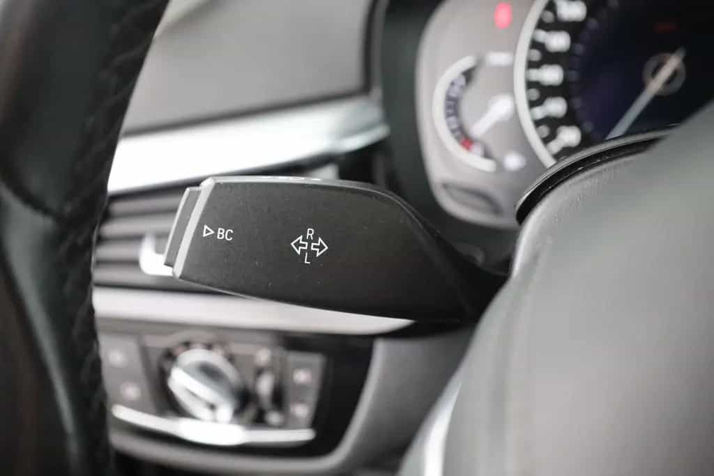 BMW 520 d Touring LED Kamera Navi ACC Sitzheizung 04/2019-photo-19