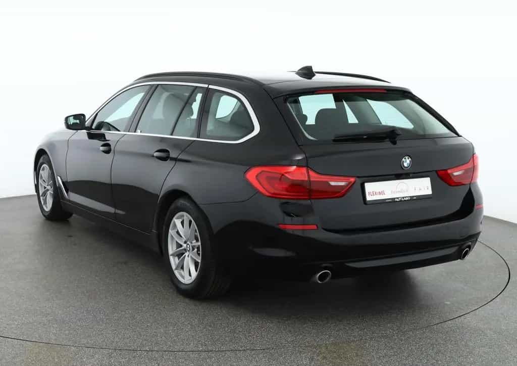 BMW 520 d Touring LED Kamera Navi ACC Sitzheizung 04/2019-photo-2