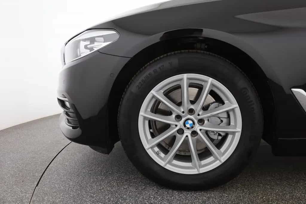 BMW 520 d Touring LED Kamera Navi ACC Sitzheizung 04/2019-photo-33