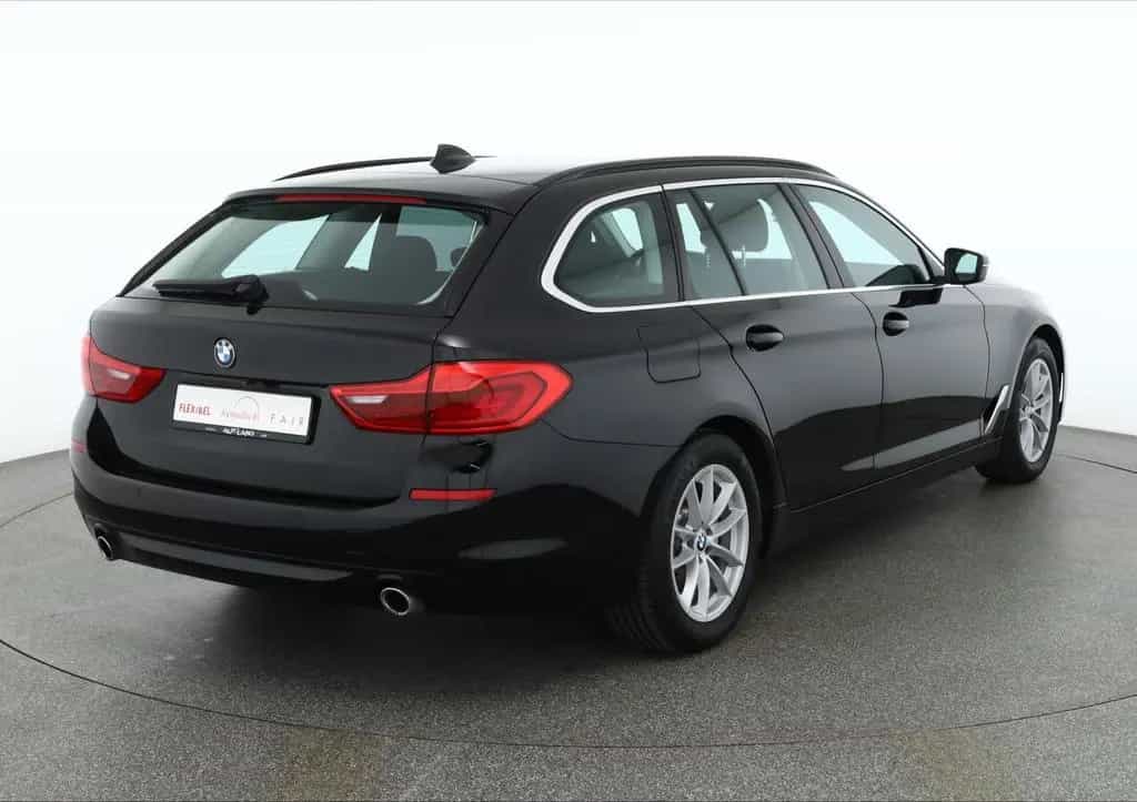 BMW 520 d Touring LED Kamera Navi ACC Sitzheizung 04/2019-photo-4