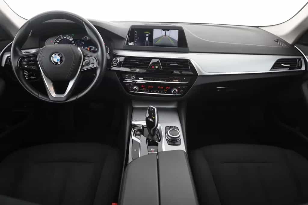 BMW 520 d Touring LED Kamera Navi ACC Sitzheizung 04/2019-photo-8