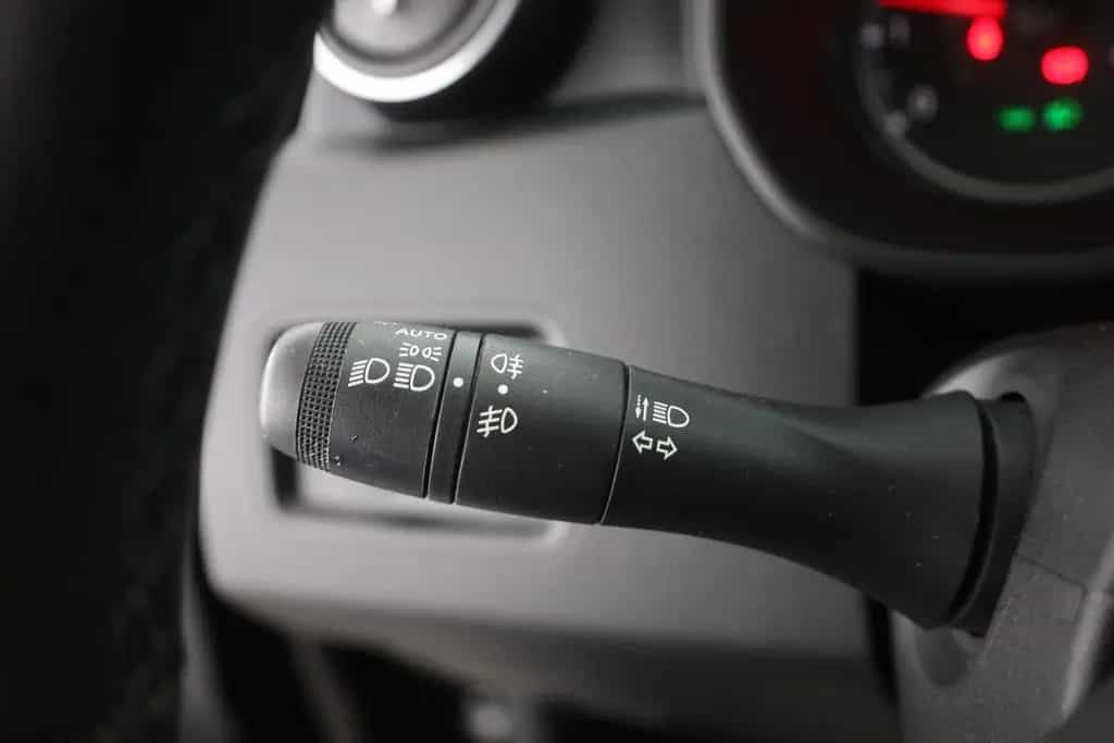 Dacia Duster II 1.3 TCe Comfort LED Sitzheizung Tempo 03/2023-photo-17