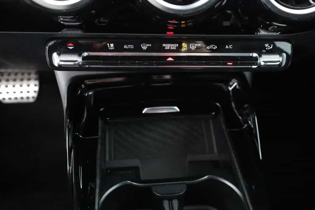 Mercedes-Benz A 35 AMG A35 AMG 4Matic LED Navi Alcantara AHK Kamera DAB 01/2021-photo-11