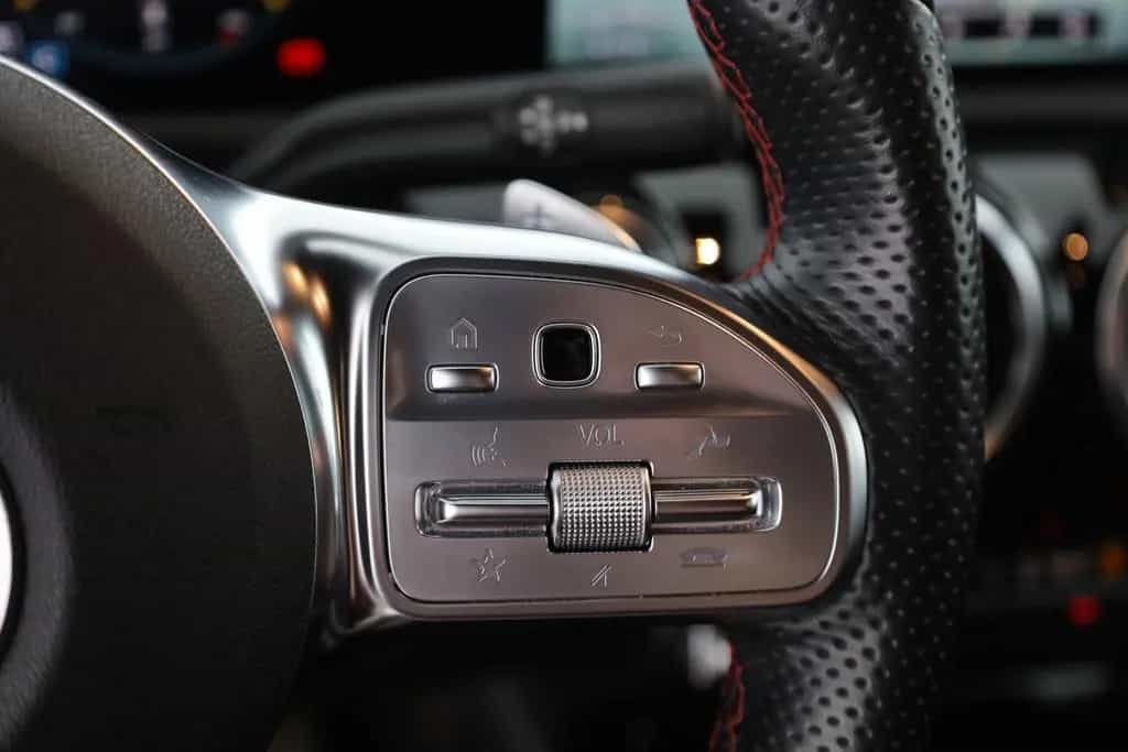 Mercedes-Benz A 35 AMG A35 AMG 4Matic LED Navi Alcantara AHK Kamera DAB 01/2021-photo-15