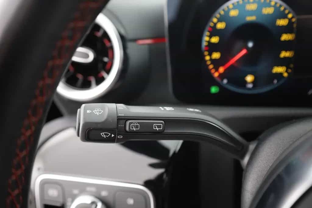 Mercedes-Benz A 35 AMG A35 AMG 4Matic LED Navi Alcantara AHK Kamera DAB 01/2021-photo-17