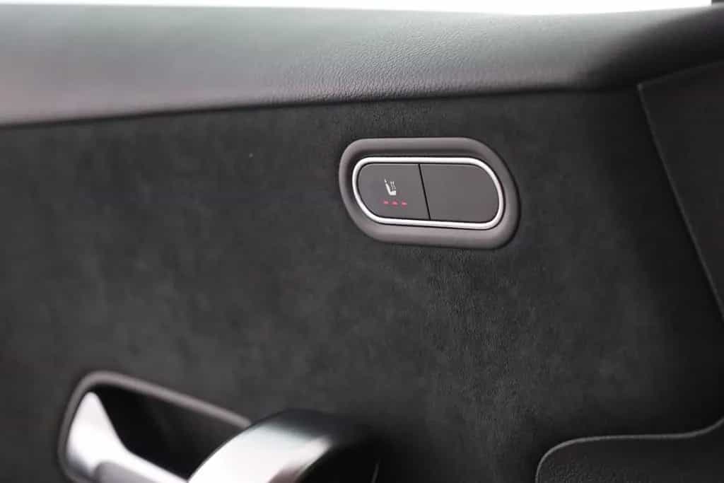 Mercedes-Benz A 35 AMG A35 AMG 4Matic LED Navi Alcantara AHK Kamera DAB 01/2021-photo-28