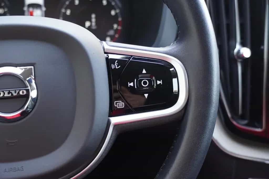 Volvo XC60 2.0 M-Hybrid Inscription 2WD LED Navi Leder 06/2020-photo-20