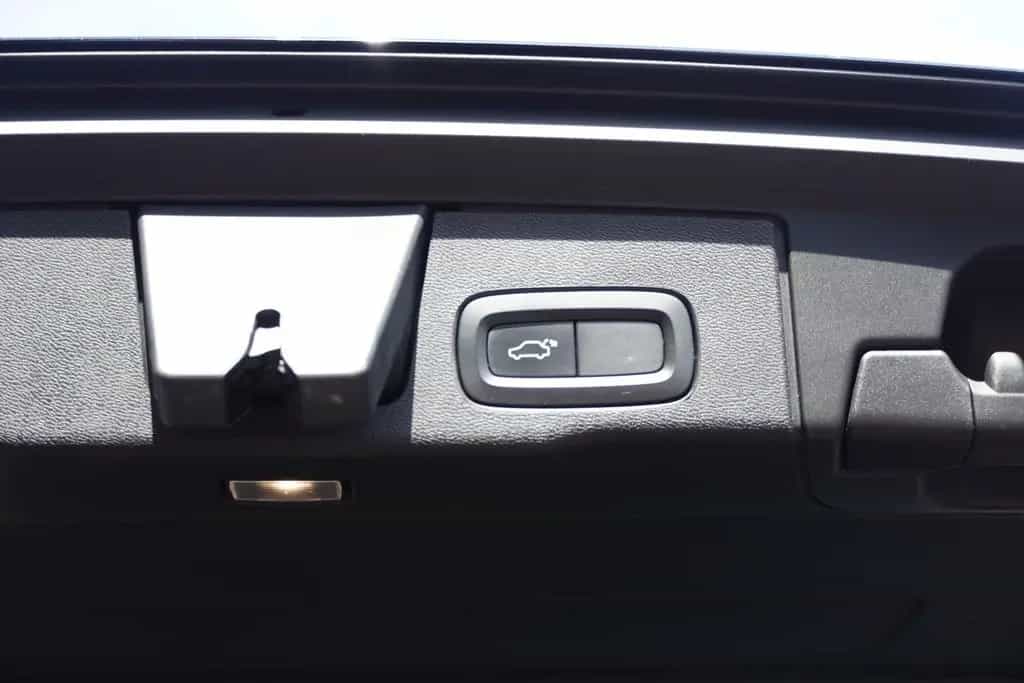 Volvo XC60 2.0 M-Hybrid Inscription 2WD LED Navi Leder 06/2020-photo-30