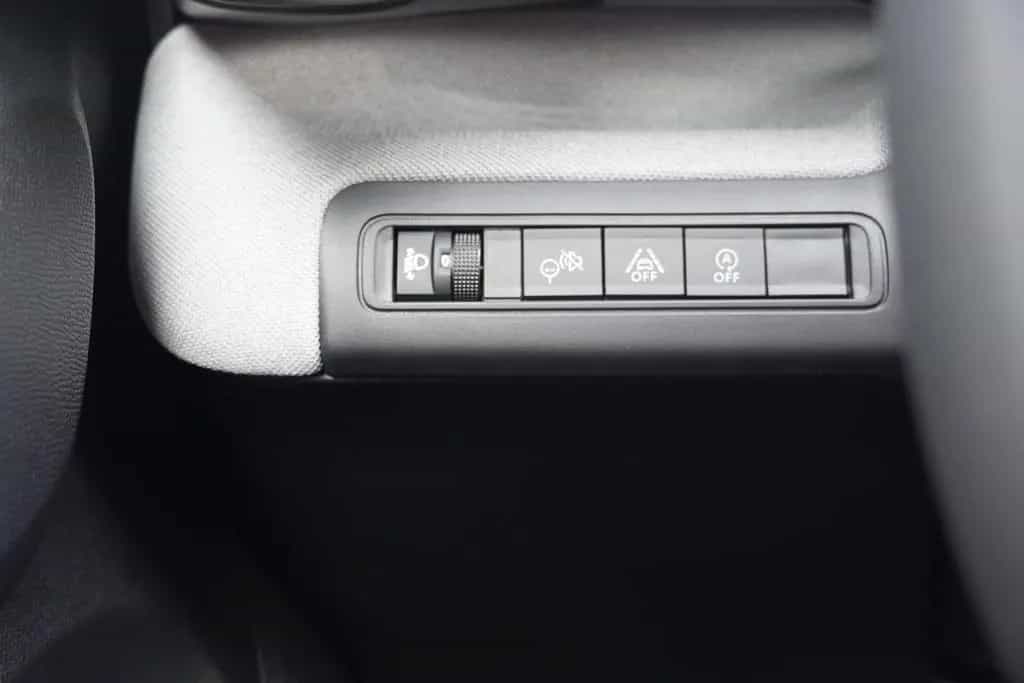Citroën C3 Aircross 1.2 PureTech 100 LED Kamera Tempomat 08/2025-photo-18