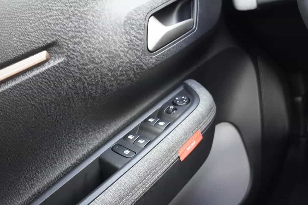 Citroën C3 Aircross 1.2 PureTech 100 LED Kamera Tempomat 08/2025-photo-21