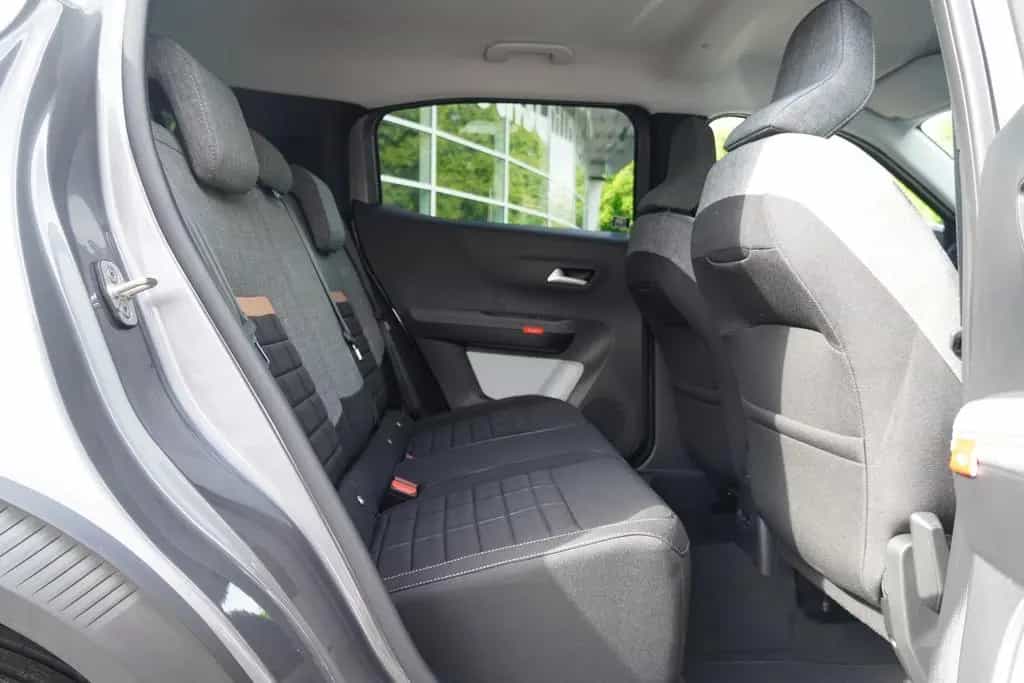 Citroën C3 Aircross 1.2 PureTech 100 LED Kamera Tempomat 08/2025-photo-25