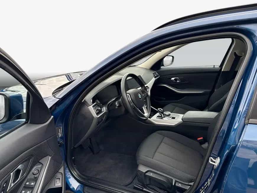 BMW 320 d Touring xDrive Aut. PDC* AHK* 04/2021-photo-10