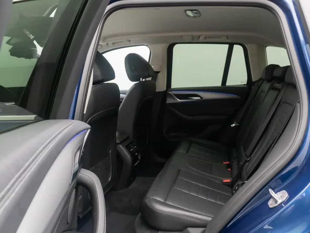 BMW X3 xD20d Luxury Line Kamera AHK HUD Alarm 19Zoll 01/2019-photo-24