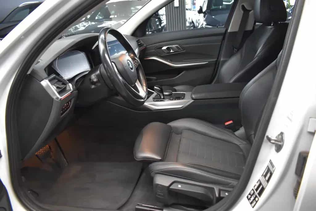 BMW 320 d Touring xDrive SPORT LINE*AHK*PANO*ACC*LED 10/2021-photo-13