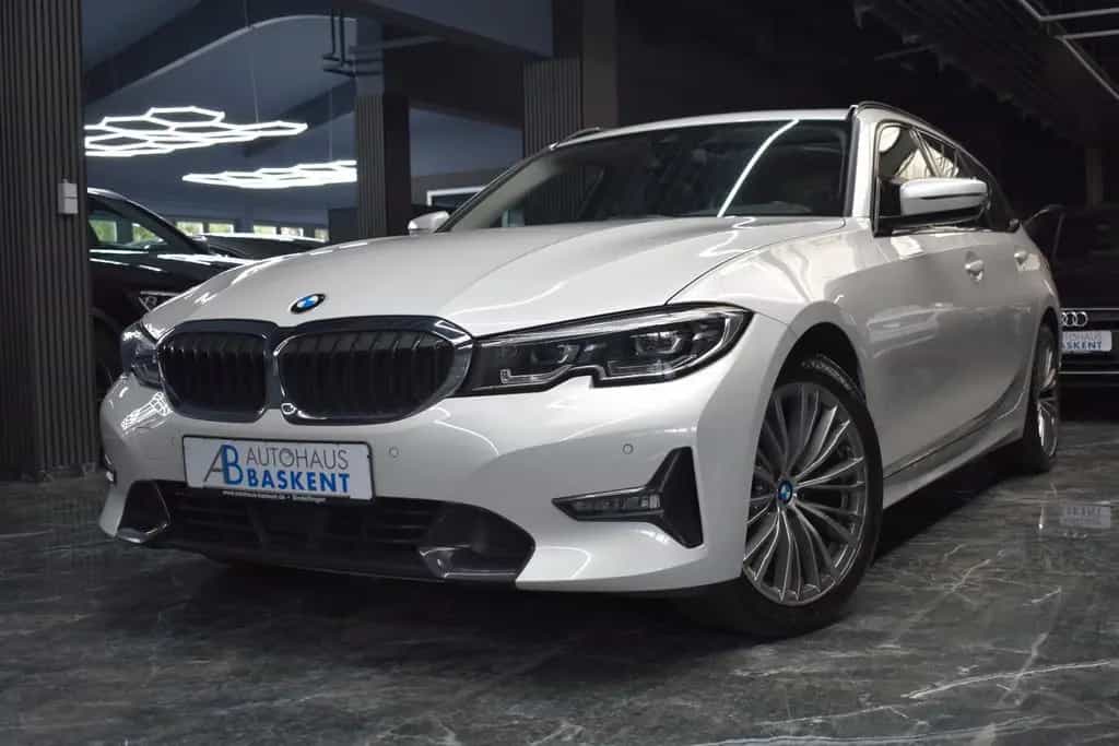 BMW 320 d Touring xDrive SPORT LINE*AHK*PANO*ACC*LED 10/2021-photo-18