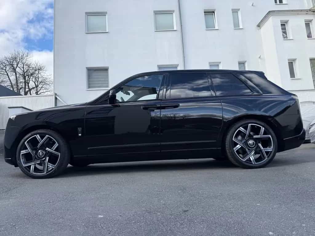 Rolls-Royce Cullinan *Black Badge*Sanctuary *4-Seats*PD01/26 null-photo-9