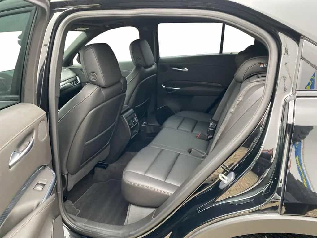 Cadillac XT4 2.0 Sport AWD Sitzbelüft.+Panoramadach 11/2023-photo-12