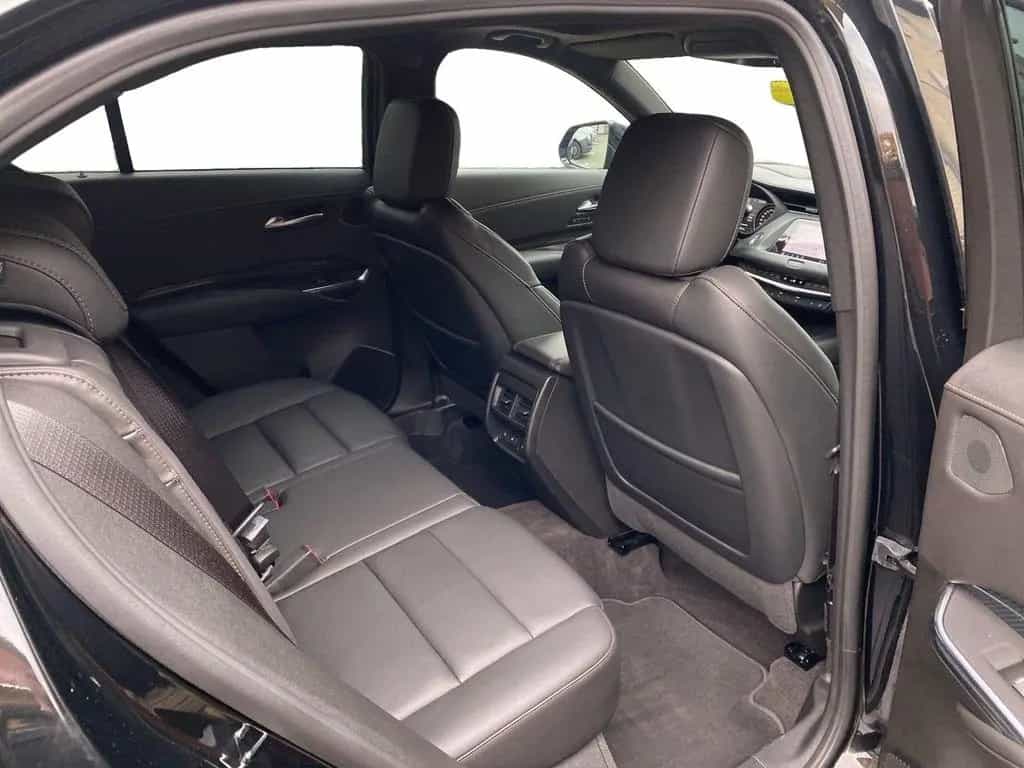 Cadillac XT4 2.0 Sport AWD Sitzbelüft.+Panoramadach 11/2023-photo-13
